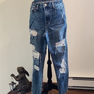 SO Distressed Ankle Jeans in Blue